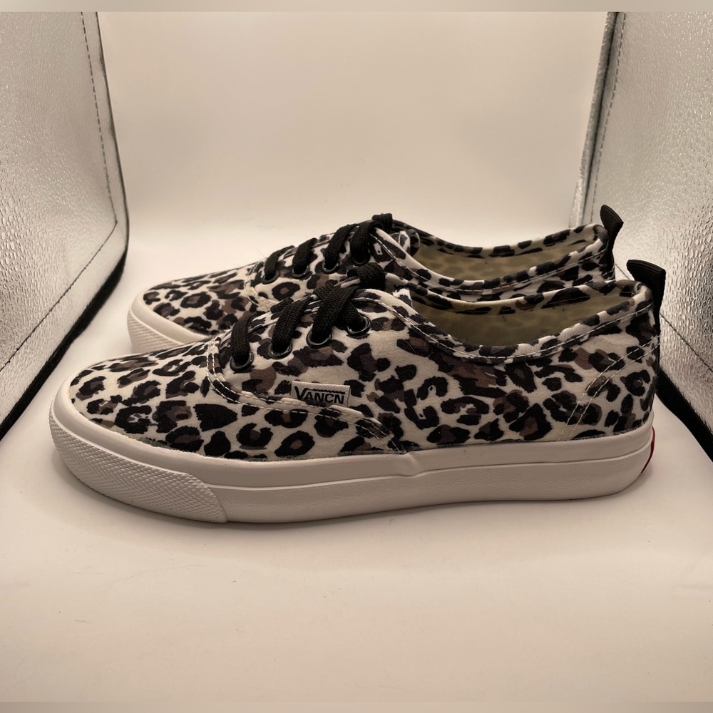 Vans Vancn women’s Wild Animal Print Sneakers size EU 37